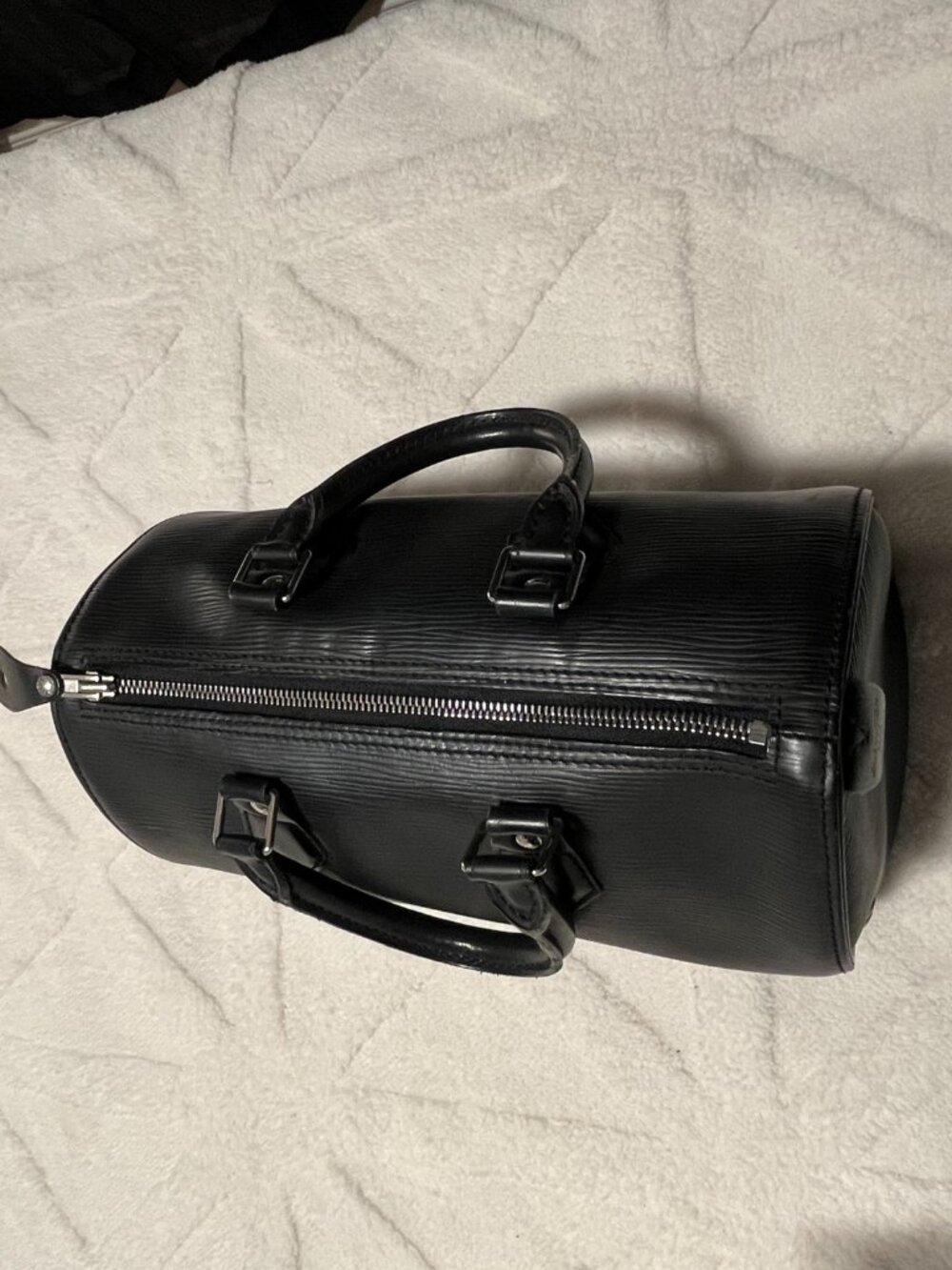 Louis Vuitton Epi Speedy in Black - Picture 9 of 9